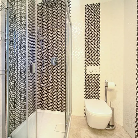 Vilă Miracle 1 With Heated Pool Veglia