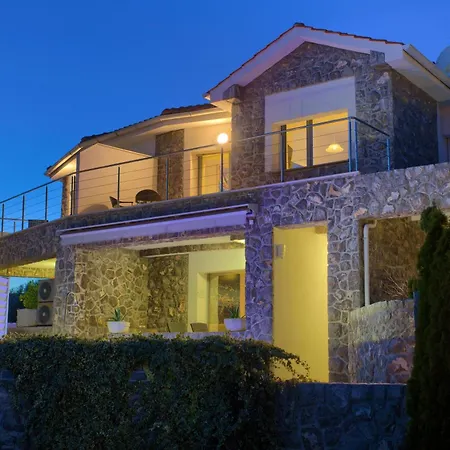 Miracle 1 With Heated Pool Krk Town