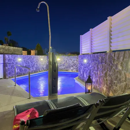 Villa Miracle 1 With Heated Pool