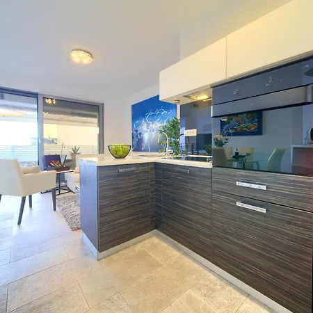 Villa Miracle 1 With Heated Pool Krk Town