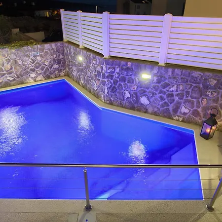 Miracle 1 With Heated Pool Krk Town