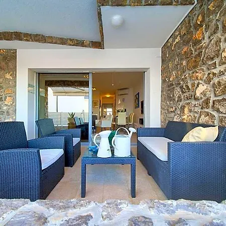 Villa Miracle 1 With Heated Pool *