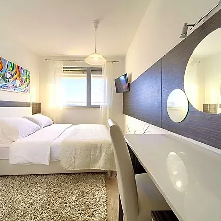 Miracle 1 With Heated Pool * Krk Town