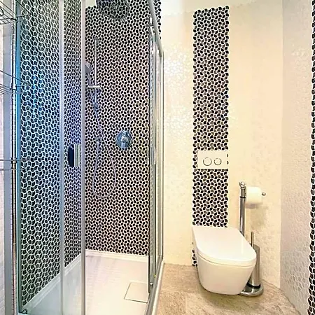 Villa Miracle 1 With Heated Pool