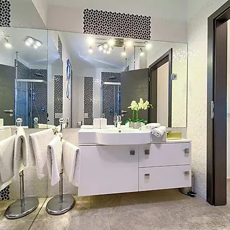 Miracle 1 With Heated Pool Villa *