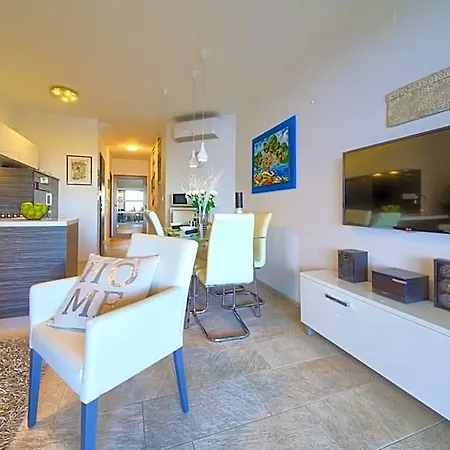Miracle 1 With Heated Pool Villa