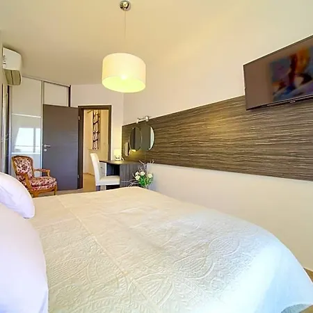 Miracle 1 With Heated Pool Krk Town