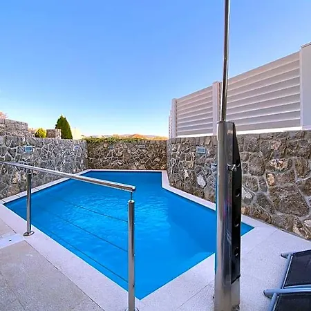 Villa Miracle 1 With Heated Pool