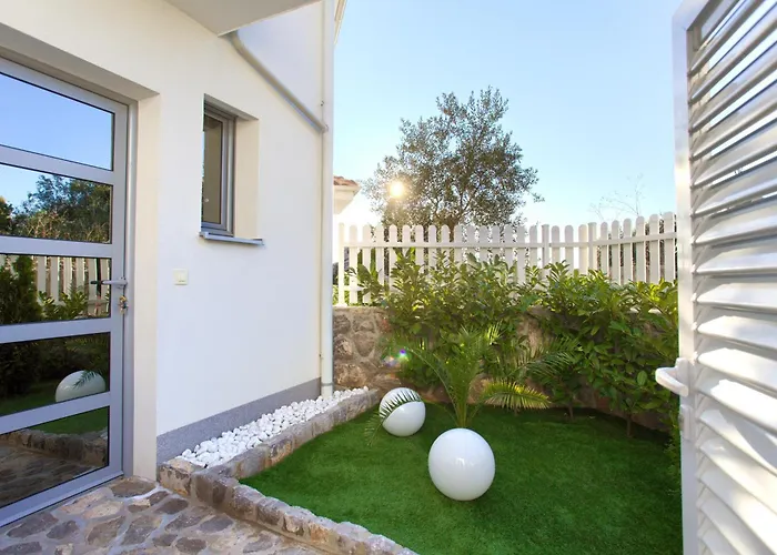 Villa Miracle 1 With Heated Pool