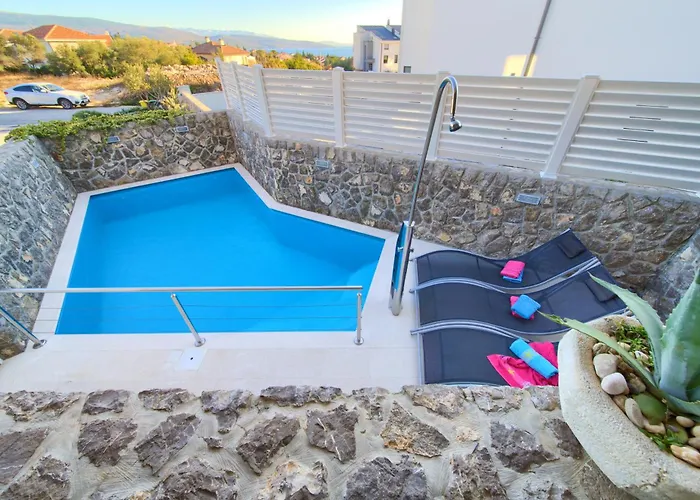Villa Miracle 1 With Heated Pool