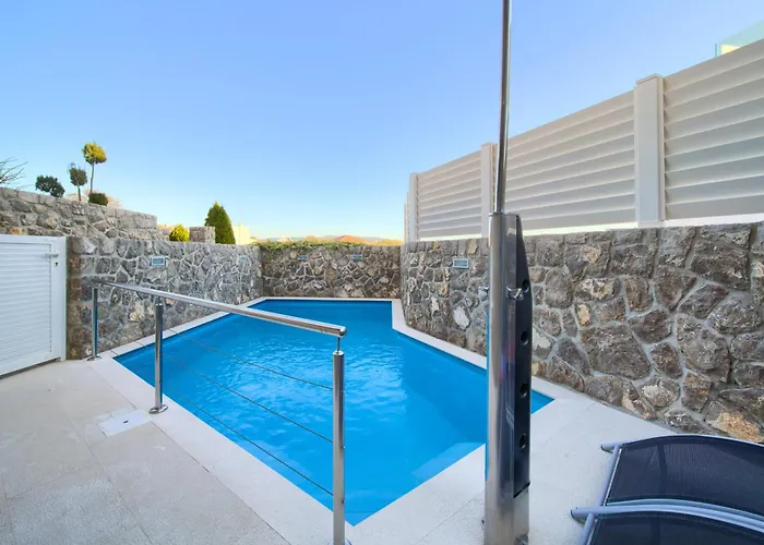Miracle 1 With Heated Pool *