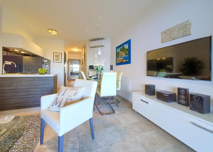 Miracle 1 With Heated Pool Villa *