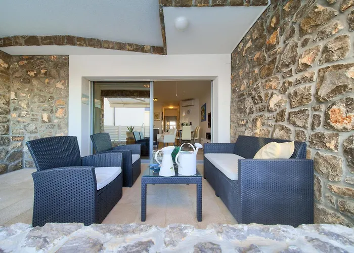 Miracle 1 With Heated Pool Krk Town