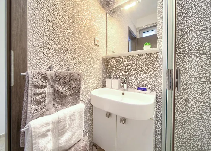Villa Miracle 1 With Heated Pool