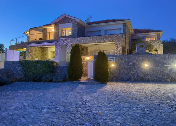 Villa Miracle 1 With Heated Pool