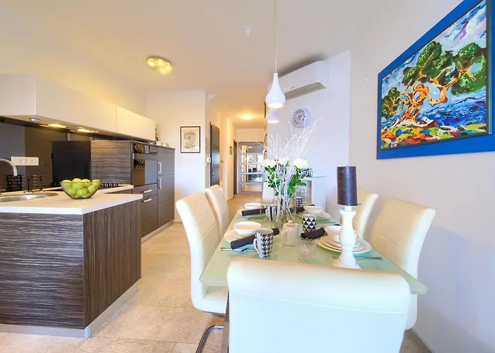 Villa Miracle 1 With Heated Pool *