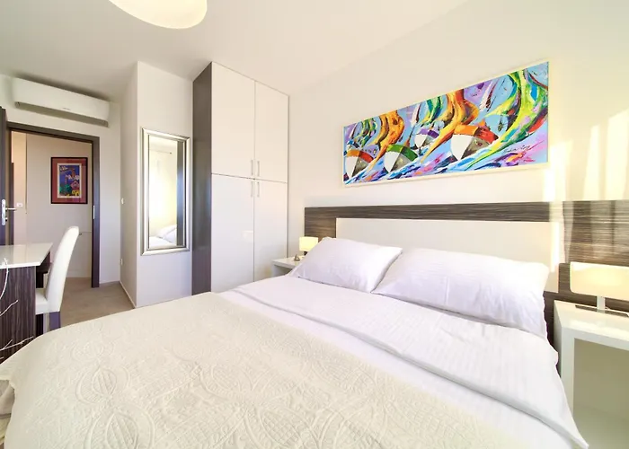Miracle 1 With Heated Pool Villa *