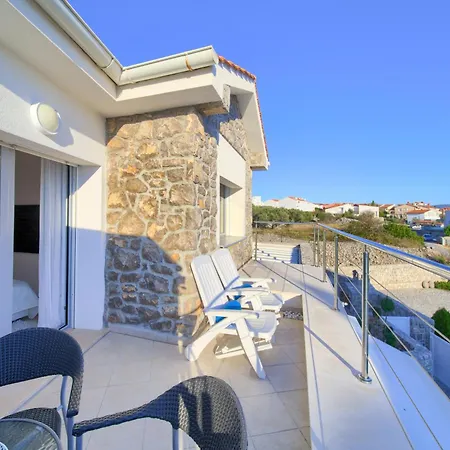 Villa Miracle 1 With Heated Pool Krk Town