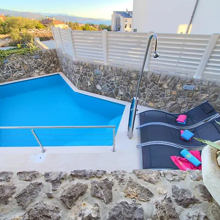 Villa Miracle 1 With Heated Pool