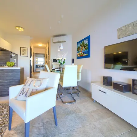 Miracle 1 With Heated Pool Villa *