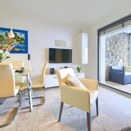 Miracle 1 With Heated Pool * Krk Town